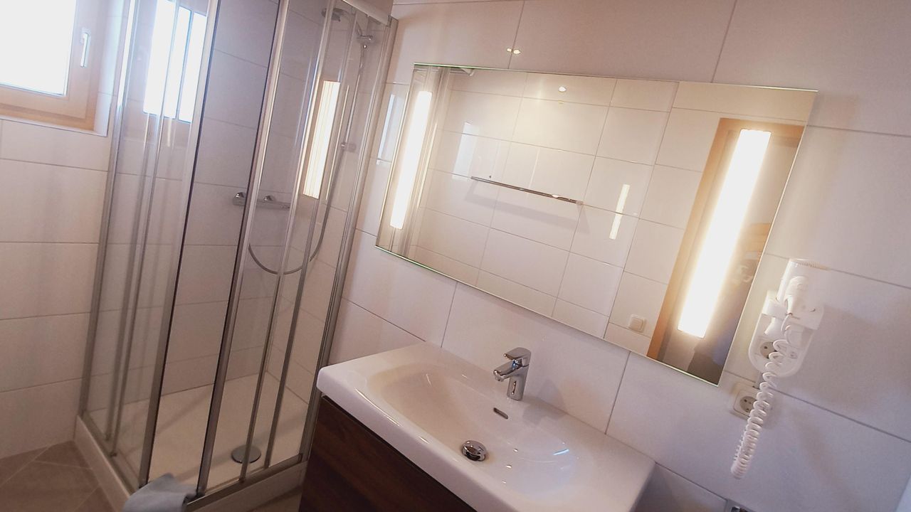 Apartment 4 DUSCHE Apartment 4 DUSCHE